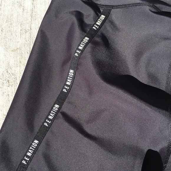 P.E Nation Open Stroke legging - Picture 14 of 16